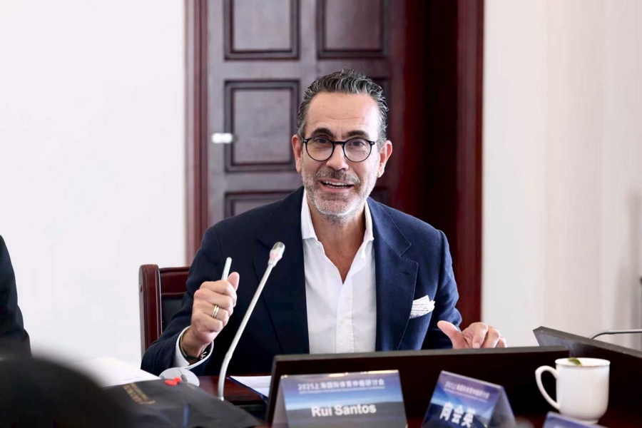 让听证中心, 必须经过人 让听证中心, 必须经过人